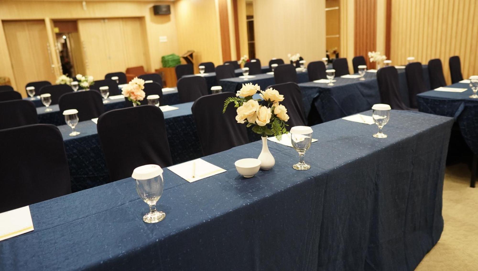 New Hollywood Hotel 北干巴鲁 外观 照片
