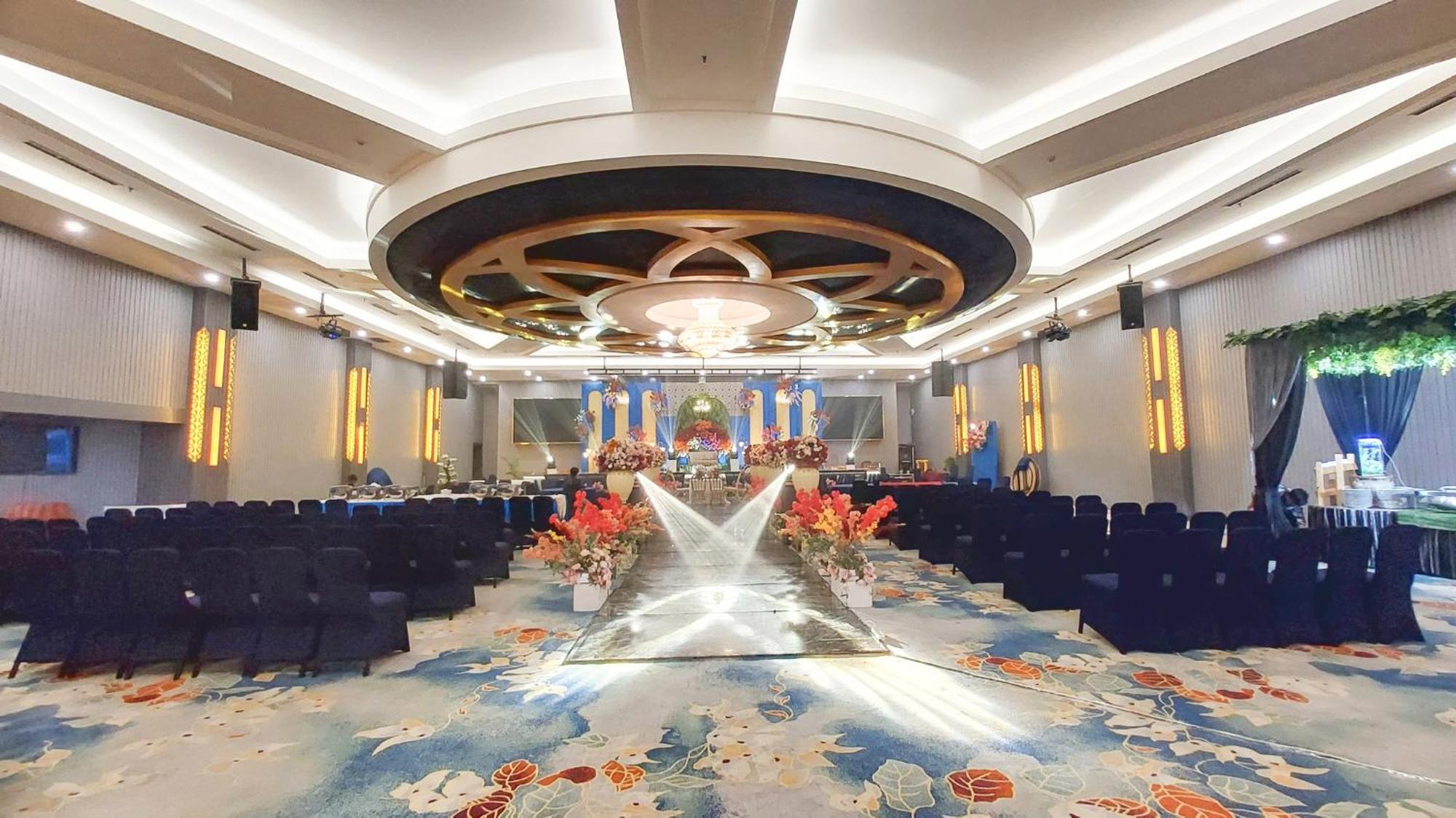 New Hollywood Hotel 北干巴鲁 外观 照片